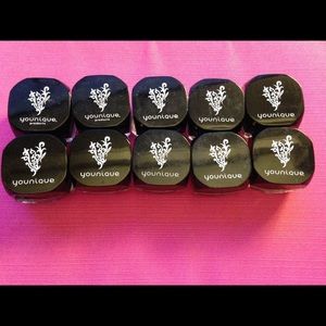 YOUNIQUE Eye Pigment Bundle